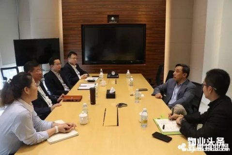 绿地集团副总裁陈志华莅临雅生活集团考察指导