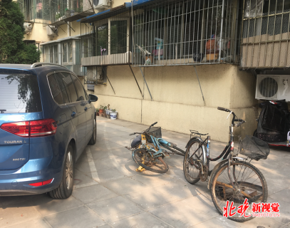 聚焦物业管理问题：北京多个社区回收造景 废旧自行车找到新出路