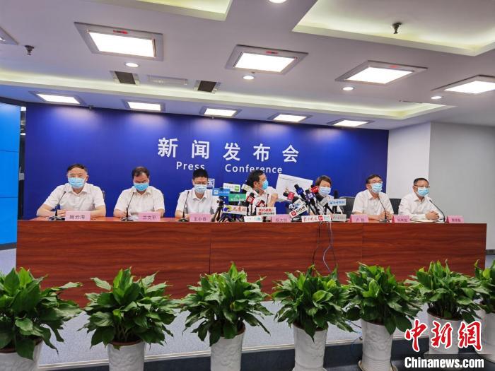 南京小区防控全面升级已发动物业16万员工参与防疫