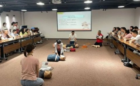 今年10月底前 成都将培训5000名“物业救护员”